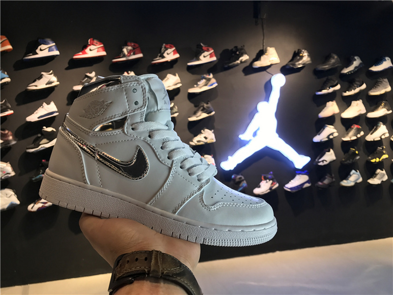 Air Jordan 1 Mid Metallic Silver 554724 105